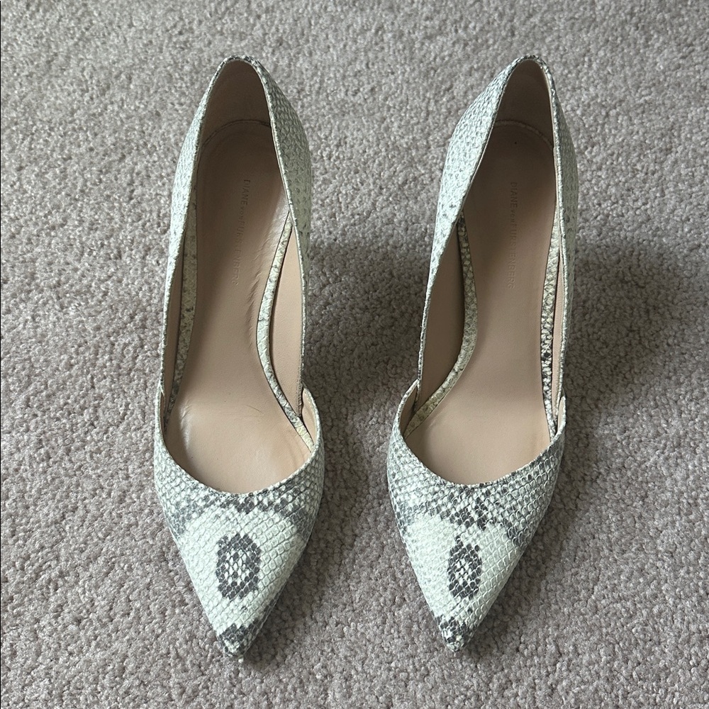 Diane Von Furstenberg Cream Snakeskin Heels